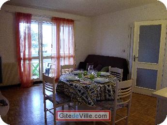 Self Catering Vacation Rental Oullins 8